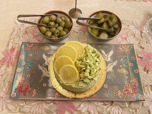 Avocado Key Lime Cheesecake with Crackers